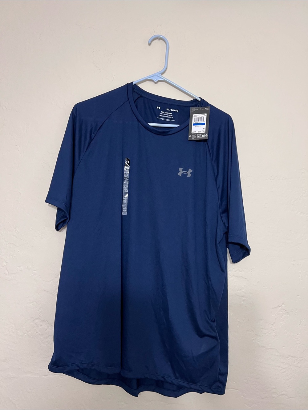 NWT Under Armour Men’s Tech Short Sleeve and V-Neck Loose Heat Gear BUNDLE